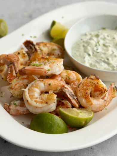 A plate of shrimp and creamy poblano sauce for a protein rich diabetic diet