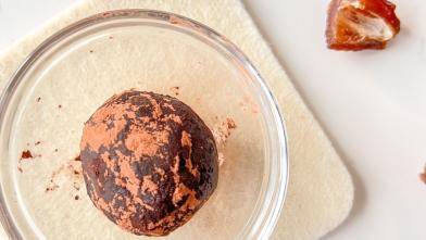 A delicious chocolate truffle made with dates for a healthy diabetic diet dessert